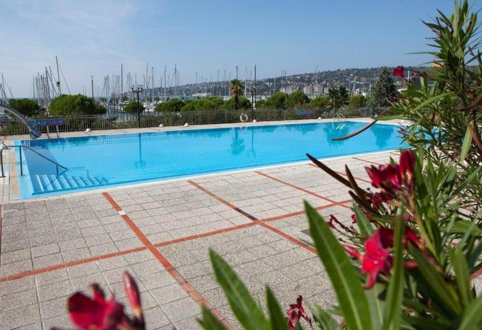 Floating House Mm, Marina Portoroz Villa Exterior photo