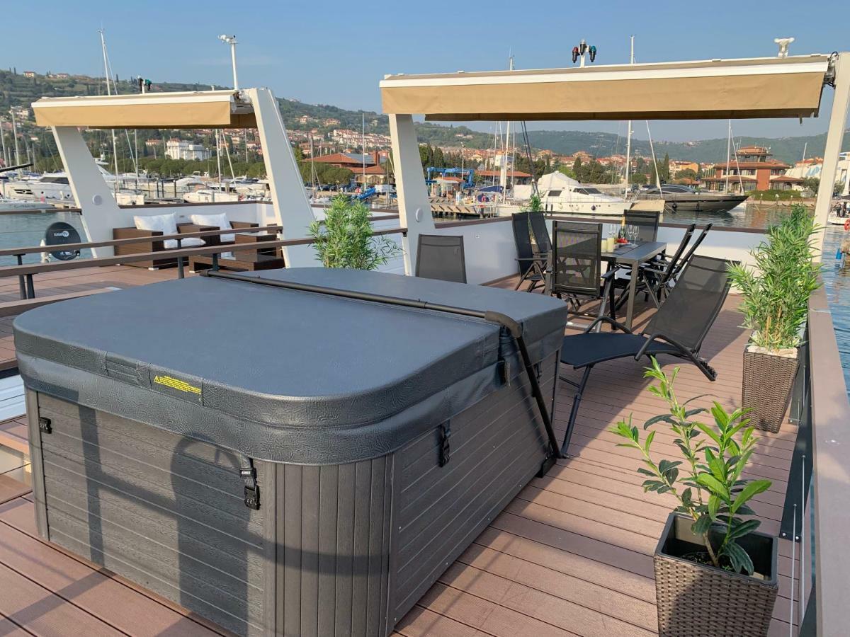 Floating House Mm, Marina Portoroz Villa Exterior photo
